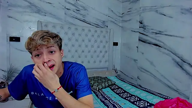 Snapshot of Ari_and_Storm chatting on October 2025 01:54:01 PM Ari and Storm online show from October 2025 01:54:01 PM