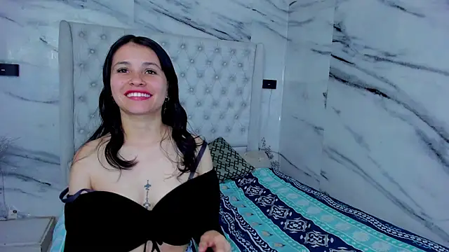 Snapshot of Ari_and_Storm chatting on October 2025 04:27:02 PM Ari and Storm online show from October 2025 04:27:02 PM