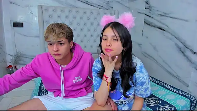 Snapshot of Ari_and_Storm chatting on October 2025 01:45:02 PM Ari and Storm online show from October 2025 01:45:02 PM