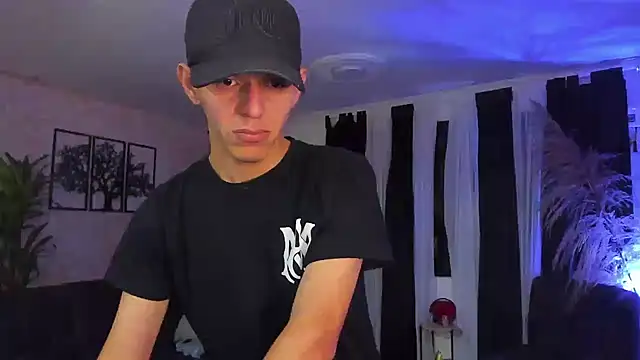 Snapshot of Marcus_and_Tony chatting on October 2025 02:22:02 AM Marcus and Tony online show from October 2025 02:22:02 AM