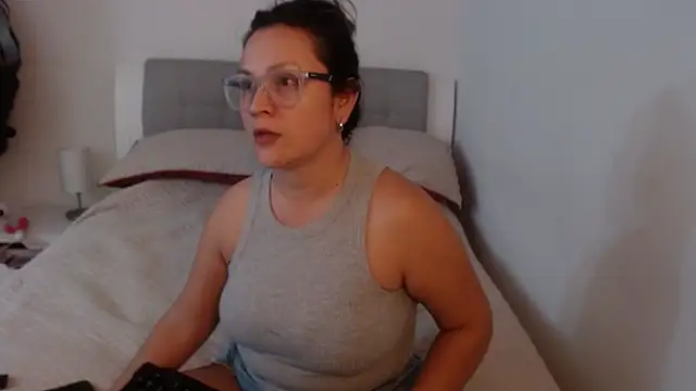Snapshot of sophie_lopez1 chatting on July 2026 04:16:01 AM sophie lopez1 online show from July 2026 04:16:01 AM