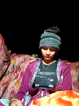 Snapshot of Jyoti_thakurr chatting on November 2025 10:34:02 PM Jyoti thakurr online show from November 2025 10:34:02 PM