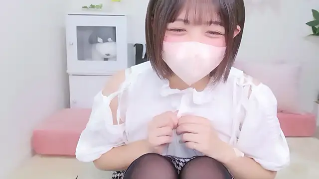 Snapshot of Hinata_Sun chatting on October 2025 01:41:01 PM Hinata Sun online show from October 2025 01:41:01 PM