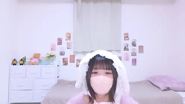 Snapshot of Hinata_Sun chatting on November 2025 10:06:01 AM Hinata Sun online show from November 2025 10:06:01 AM