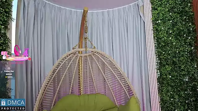 Kiara Zahiri   online show from November 2025 10:50:02 AM