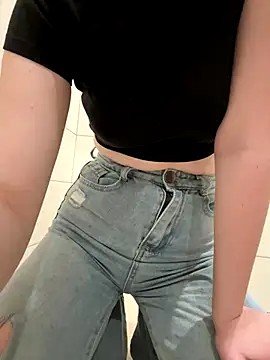 Snapshot of Cumonmme chatting on November 2025 08:10:01 PM Cumonmme online show from November 2025 08:10:01 PM