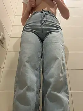 Snapshot of Cumonmme chatting on November 2025 10:48:01 PM Cumonmme online show from November 2025 10:48:01 PM