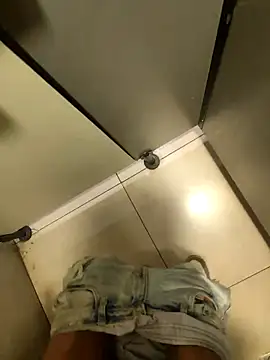 Snapshot of biswasb900 chatting on October 2025 11:44:02 PM biswasb900 online show from October 2025 11:44:02 PM