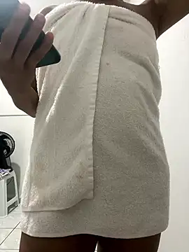 Katianesantos online show from January 2026 11:20:01 PM