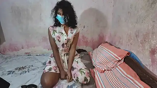 LarkingNewel online show from January 2026 03:05:01 PM