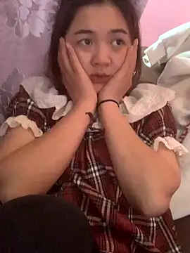 Snapshot of Lonnina chatting on October 2025 03:59:02 AM Lonnina online show from October 2025 03:59:02 AM