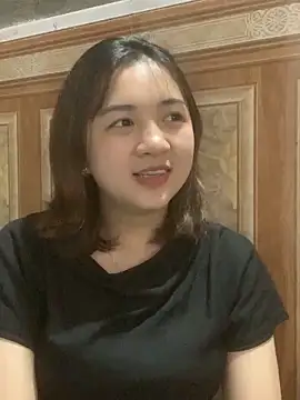 Snapshot of Lonnina chatting on October 2025 09:18:01 AM Lonnina online show from October 2025 09:18:01 AM