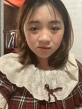 Snapshot of Lonnina chatting on October 2025 05:30:02 AM Lonnina online show from October 2025 05:30:02 AM