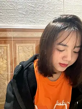 Snapshot of Lonnina chatting on October 2025 01:53:02 AM Lonnina online show from October 2025 01:53:02 AM