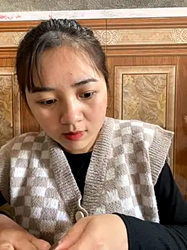 Snapshot of Lonnina chatting on November 2025 06:00:02 AM Lonnina online show from November 2025 06:00:02 AM