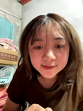 Snapshot of Lonnina chatting on November 2025 12:49:02 PM Lonnina online show from November 2025 12:49:02 PM