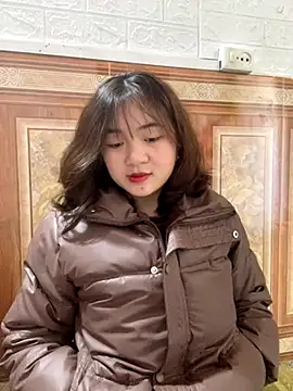 Snapshot of Lonnina chatting on November 2025 03:07:01 AM Lonnina online show from November 2025 03:07:01 AM