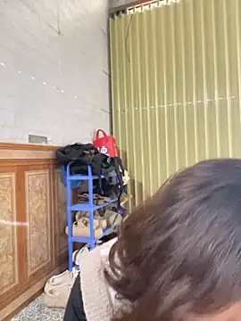 Snapshot of Lonnina chatting on December 2025 07:13:02 AM Lonnina online show from December 2025 07:13:02 AM