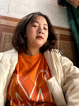 Snapshot of Lonnina chatting on December 2025 01:59:02 AM Lonnina online show from December 2025 01:59:02 AM