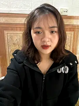 Snapshot of Lonnina chatting on December 2025 02:09:02 AM Lonnina online show from December 2025 02:09:02 AM