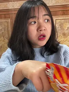 Snapshot of Lonnina chatting on December 2025 03:13:01 AM Lonnina online show from December 2025 03:13:01 AM