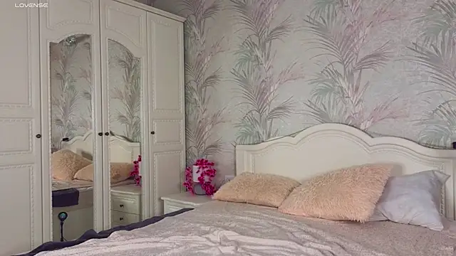 Snapshot of Avyrium chatting on September 2025 07:13:02 PM Avyrium online show from September 2025 07:13:02 PM