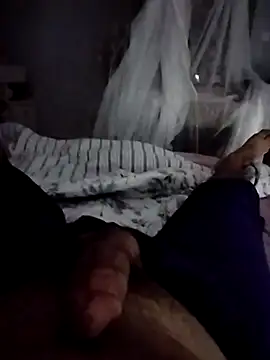 Snapshot of redah9898 chatting on November 2025 11:18:02 PM redah9898 online show from November 2025 11:18:02 PM