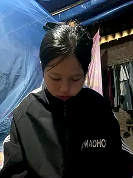 Snapshot of O_o_UwU_o_O chatting on November 2025 01:52:01 AM O o UwU o O online show from November 2025 01:52:01 AM