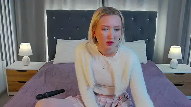 MarianeSun online show from December 2025 04:09:01 AM