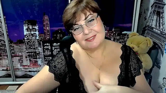 Bela Lana  online show from December 2025 06:28:01 PM