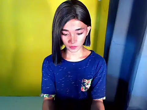 Petite HugeCock online show from April 2026 11:59:02 AM