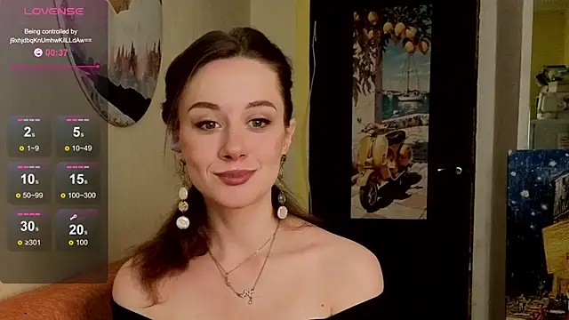 Snapshot of SkyHelen chatting on June 2026 07:54:02 AM SkyHelen online show from June 2026 07:54:02 AM