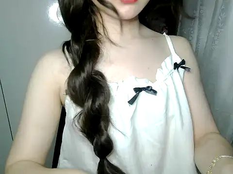 Annabelle-e online show from May 2026 07:04:01 PM