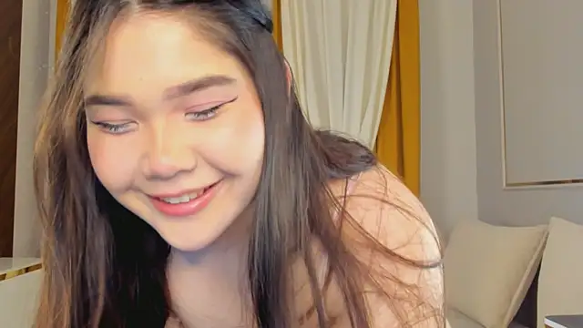 Snapshot of yummmymommy chatting on October 2025 01:53:01 PM yummmymommy online show from October 2025 01:53:01 PM