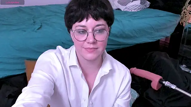 Snapshot of MossPrince chatting on September 2025 09:05:01 PM MossPrince online show from September 2025 09:05:01 PM