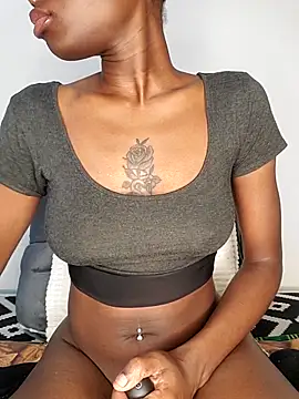 Snapshot of _Uphele chatting on September 2025 02:54:02 AM Uphele online show from September 2025 02:54:02 AM