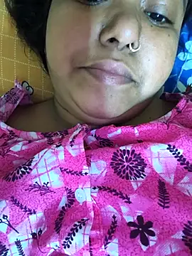 Smile-quien online show from April 2026 11:02:02 AM