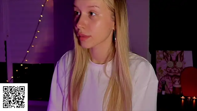 ElysiaXo online show from November 2025 10:19:01 PM