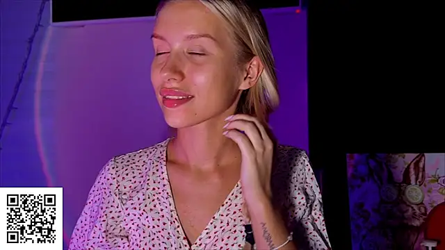 ElysiaXo online show from November 2025 10:42:02 PM