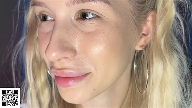 ElysiaXo online show from December 2025 11:21:01 PM