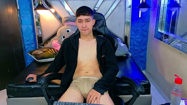 Snapshot of Kygo_Williams chatting on October 2025 01:53:02 PM Kygo Williams online show from October 2025 01:53:02 PM