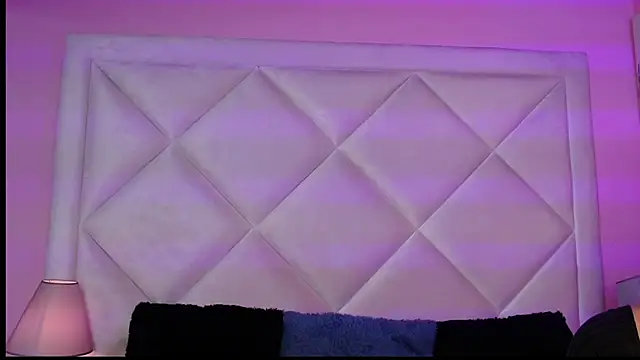 Miaa Smithh   online show from November 2025 12:05:01 PM