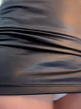 Snapshot of SweetieSinXXX chatting on September 2025 03:33:01 PM SweetieSinXXX online show from September 2025 03:33:01 PM