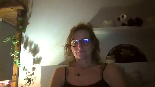 Snapshot of Valinella chatting on September 2025 08:00:02 PM Valinella online show from September 2025 08:00:02 PM