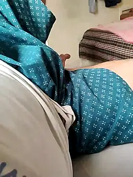 Snapshot of Ravi272 chatting on December 2025 04:50:01 AM Ravi272 online show from December 2025 04:50:01 AM