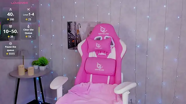 Snapshot of Lynn_Martin chatting on October 2025 01:02:02 AM Lynn Martin online show from October 2025 01:02:02 AM