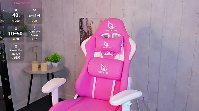 Snapshot of Lynn_Martin chatting on October 2025 11:21:02 PM Lynn Martin online show from October 2025 11:21:02 PM