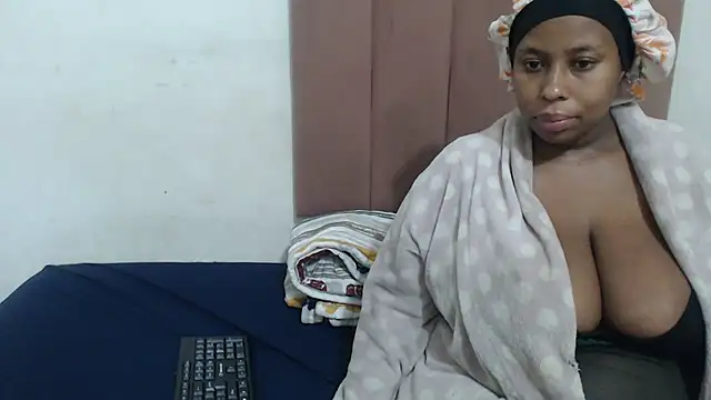 Snapshot of Chubby_Queenx255 chatting on November 2025 05:22:01 PM Chubby Queenx255 online show from November 2025 05:22:01 PM