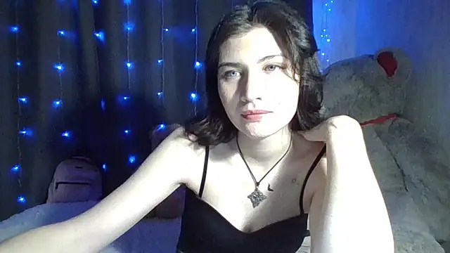 Nancy Luna online show from October 2025 05:46:01 PM