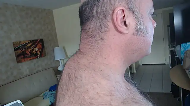 Snapshot of bullmusclejoe chatting on October 2025 11:35:01 PM bullmusclejoe online show from October 2025 11:35:01 PM